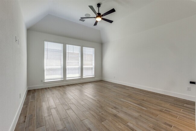 Building Photo - 6204 Mulberry Creek Ln