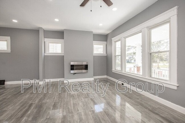 Building Photo - 12203 Castlewood Ave