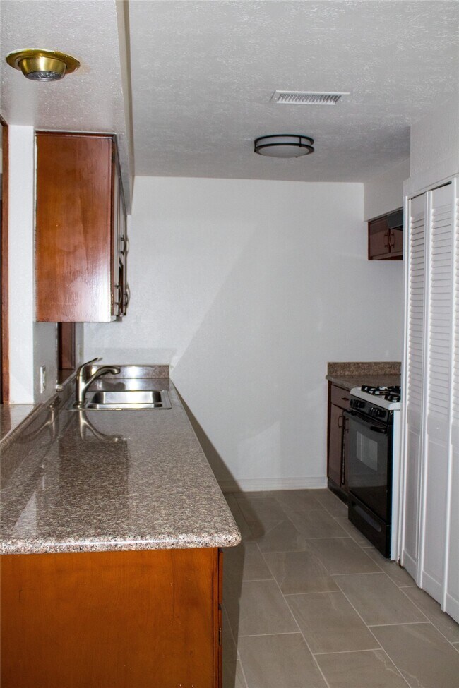 Building Photo - 15347 E Barbara Cir