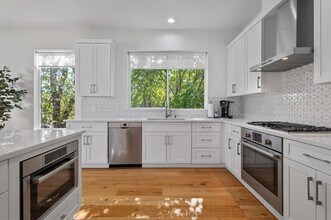 Building Photo - 2222 Moser Ave