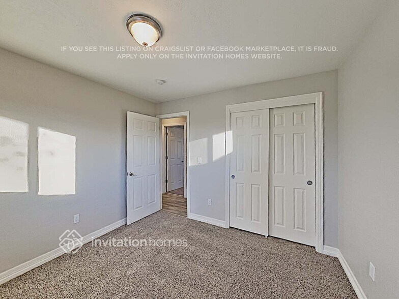 Building Photo - 9137 La Salle Pl