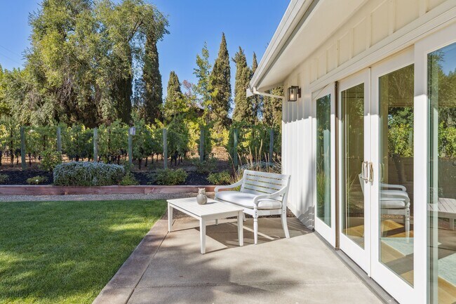 Building Photo - 760 Zinfandel Ln