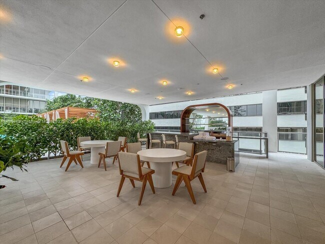 Building Photo - 2678 Tigertail Ave