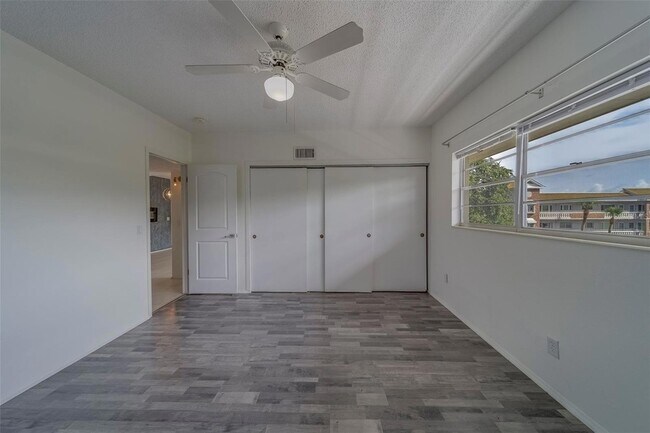 Building Photo - 2441 Persian Dr