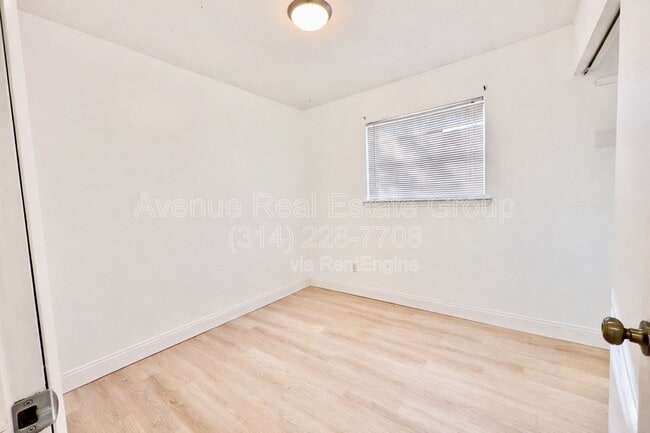 Building Photo - 203 Briscoe Ave