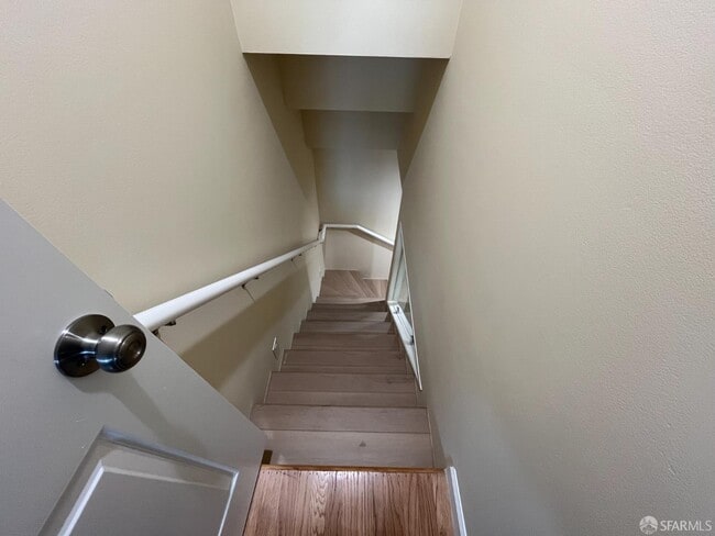 Building Photo - 21 Panorama Dr