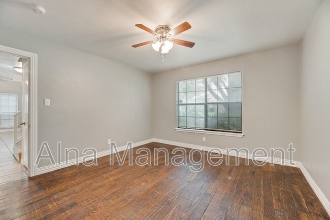 Building Photo - 4404 Junction Dr