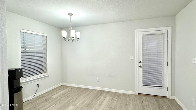 Building Photo - 1033 Candelilla St