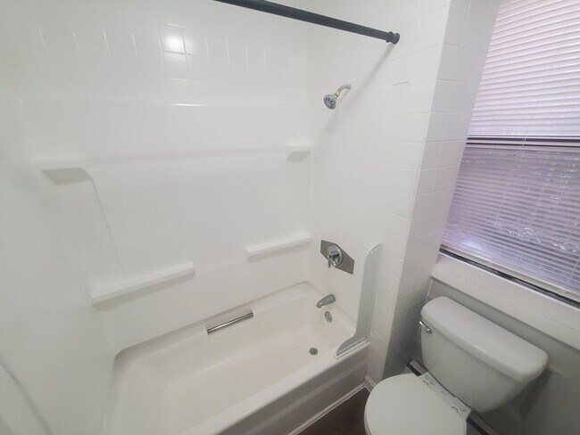 Building Photo - 620 Dudley St