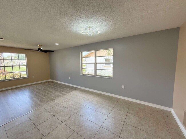 Building Photo - 7702 Ivory Terrace