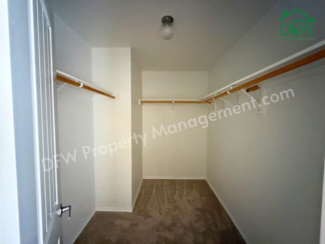 Building Photo - Beautiful 4-Bedroom Home with Scenic Backyard for Lease in Mesquite!