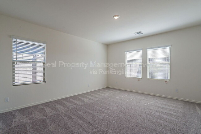 Building Photo - 19410 W Hazelwood St