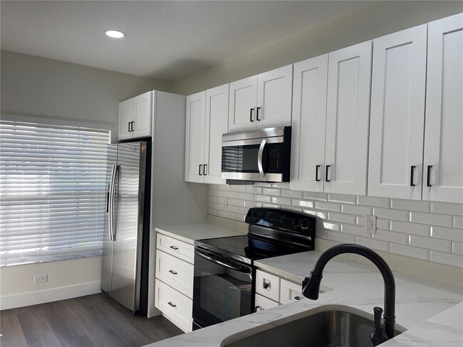 Building Photo - 8502 Gablebend Way
