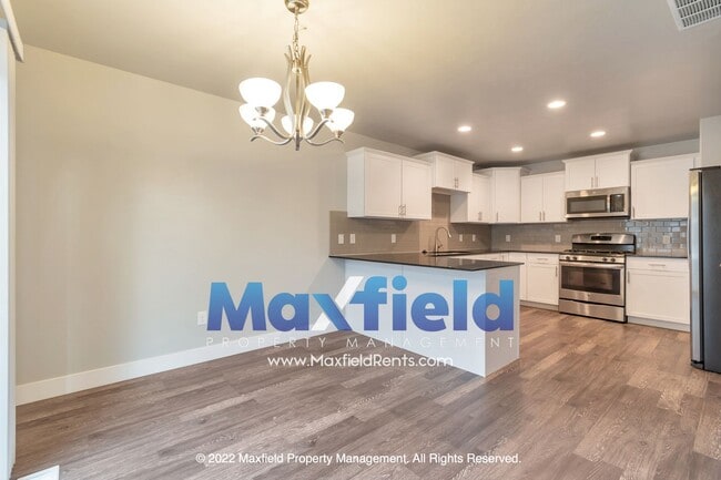 Building Photo - Immaculate 3BD, 3 BA, 2GA Draper townhome with super fast fiber internet