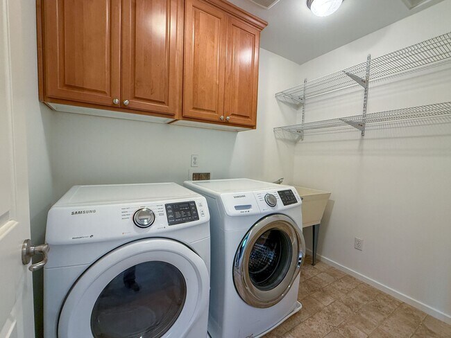 Building Photo - 4Bd/2.75Ba Issaquah House
