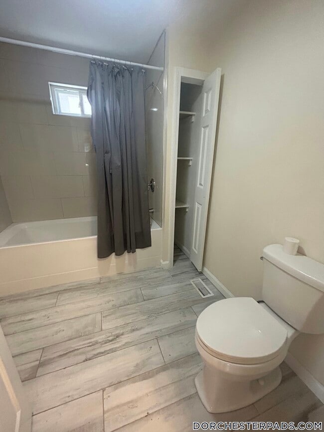 Building Photo - 207 Harvard St