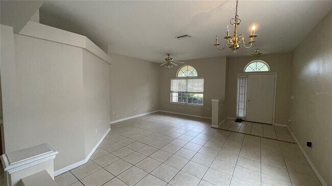 Building Photo - 6214 White Clover Cir