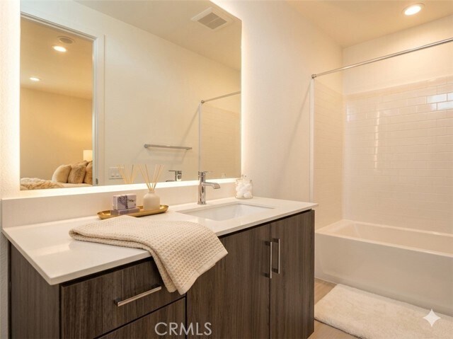 Building Photo - 211 Baluster