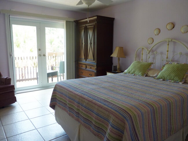 Building Photo - 8718 Bay Ct