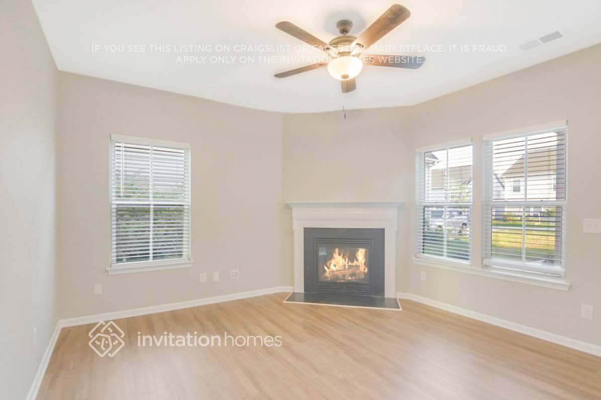 Building Photo - 1012 Crinoline Ln