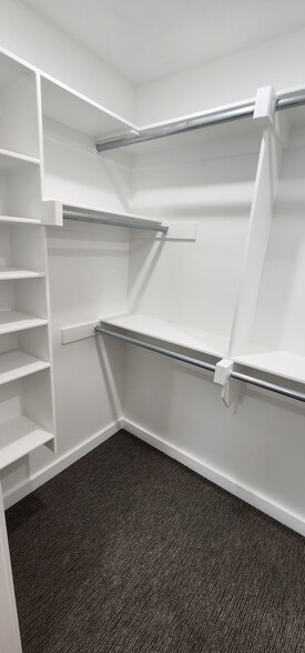 Closet - 10624 Brothers Ln