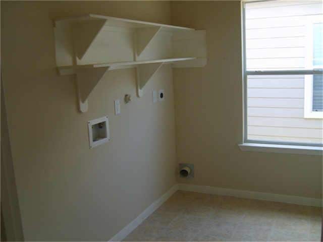 Building Photo - Adorable home with lots of upgrades!