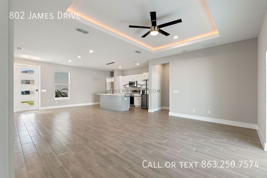 Building Photo - 802 James Dr