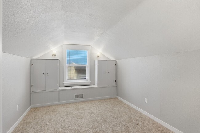 Building Photo - Charming Silverton Home Near Downtown