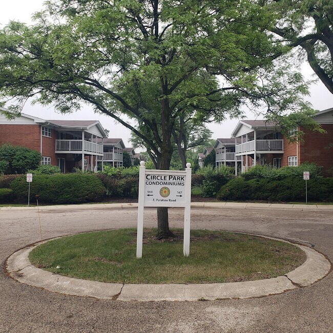 Building Photo - 169 E Palatine Rd