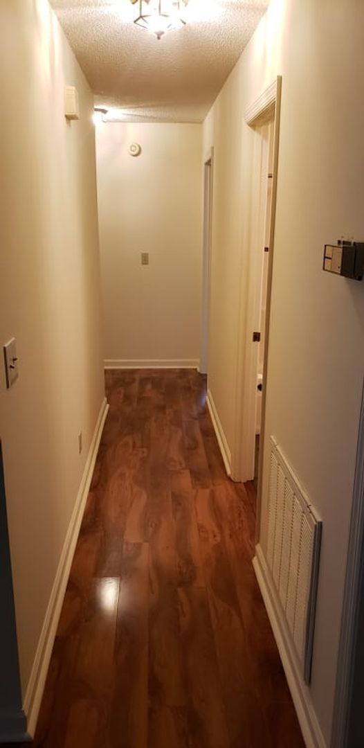 Building Photo - 3 Bedroom/2 Bath one level unit  ?  Kingsp...