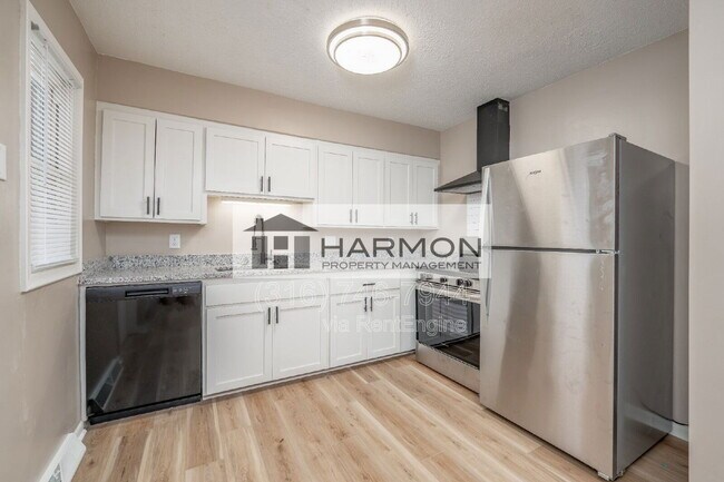 Building Photo - 8514 W 9th St N