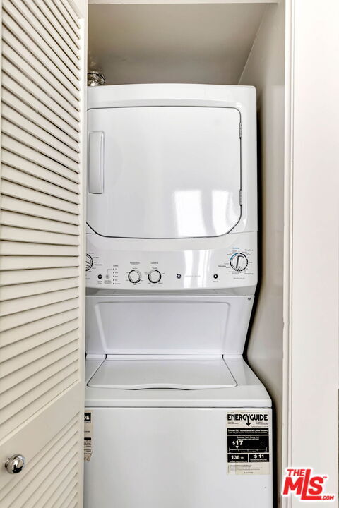 Building Photo - 811 21st St