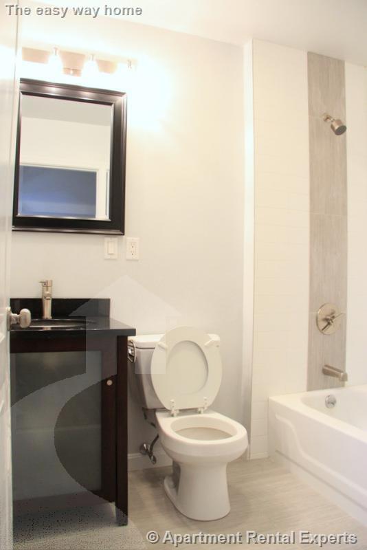 Building Photo - 17 Bow St