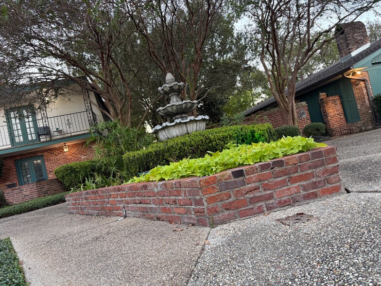 Building Photo - 11271 Florida Blvd