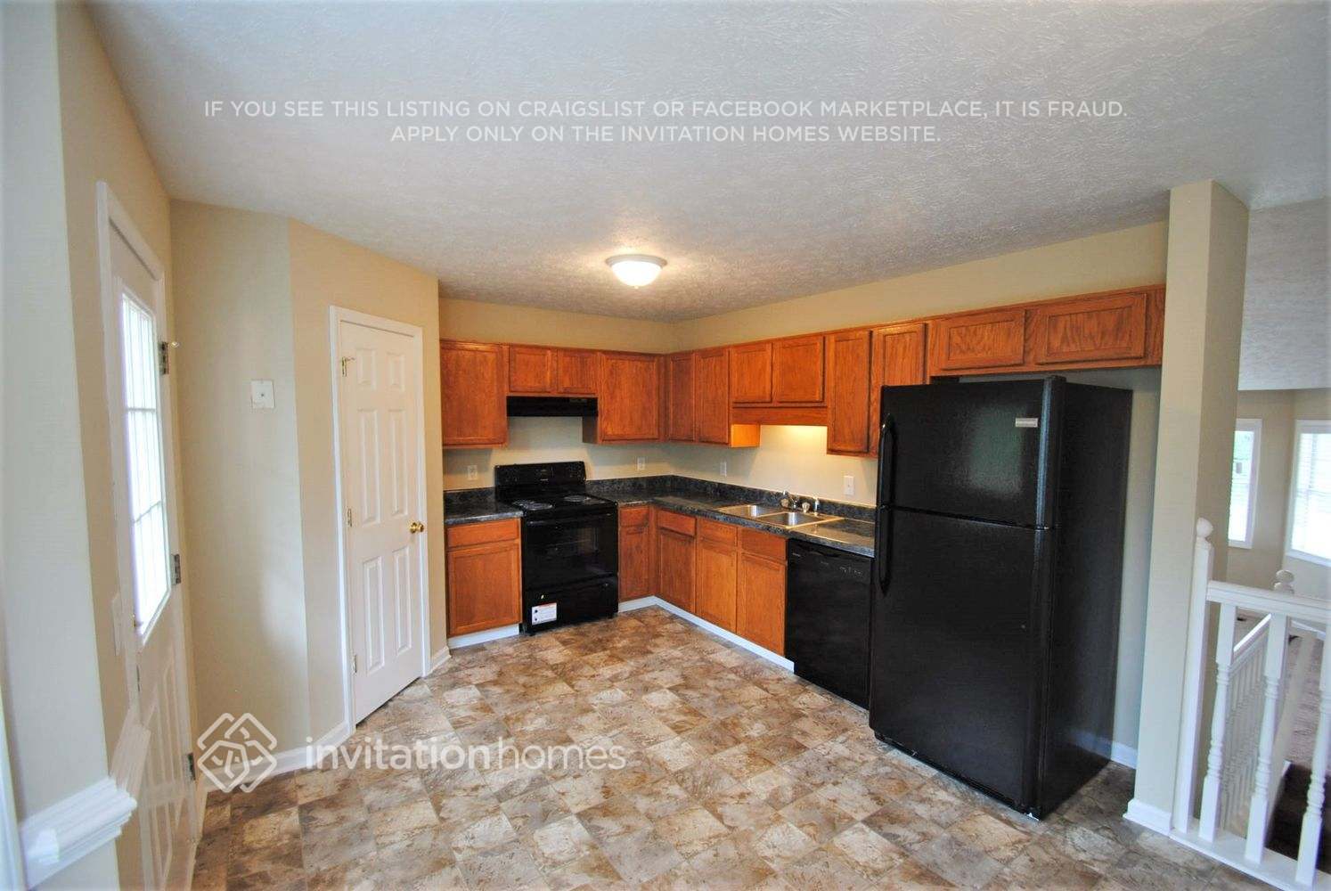 Building Photo - 561 Fairview Dr