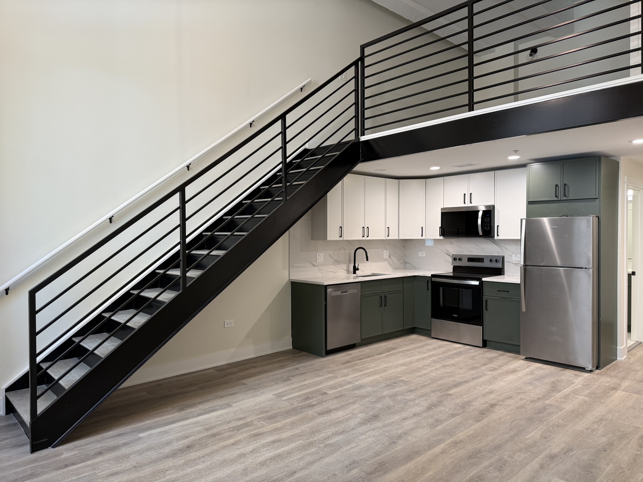 Building Photo - 1453 Maple Ave