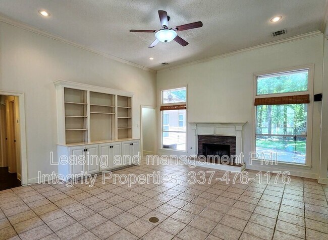 Building Photo - 411 Greenfield Dr