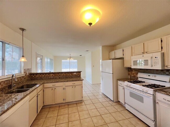 Building Photo - 4606 Sojourner St