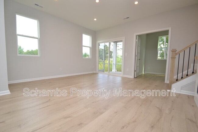 Building Photo - 1226 Bessie Ct