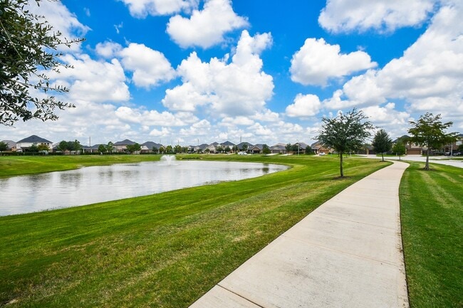 Building Photo - 18522 Hayden Pond Dr