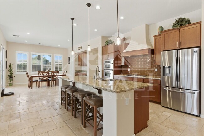 Building Photo - 1159 W Tonto Pl