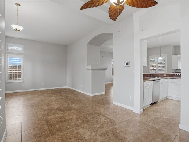 Building Photo - Spanish Springs Dream