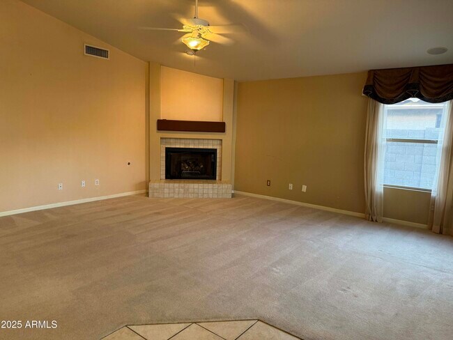 Building Photo - 1308 E Horseshoe Ave