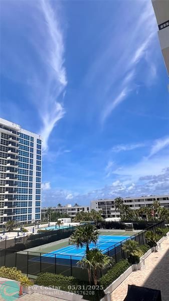 Building Photo - 525 N Ocean Blvd