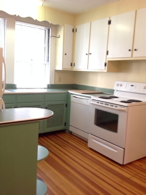 Kitchen 2 - 86 Lancaster Rd