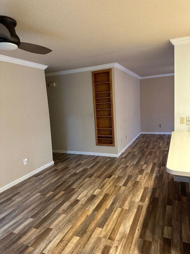 Building Photo - Beautifully maintained home located in a desirable Anderson neighborhood