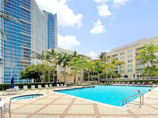 Building Photo - 2001 Biscayne Blvd
