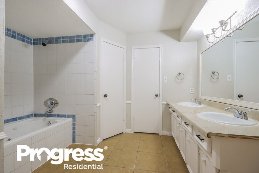 Building Photo - 5618 Forest Timbers Dr