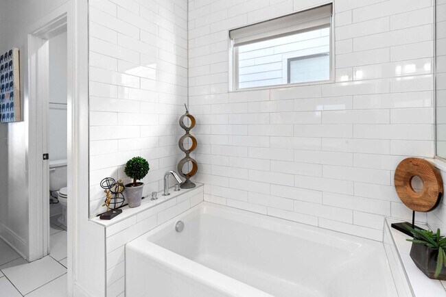 Building Photo - 1109 Archer St