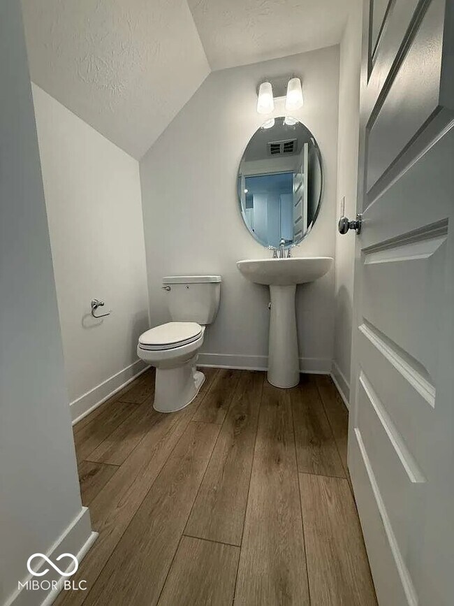 Building Photo - 4923 Gilet Dr